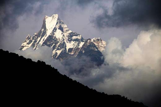 El Machapuchare (6993-mts) o Cola de Pez el pico más llamativo de la zona del Annapurna