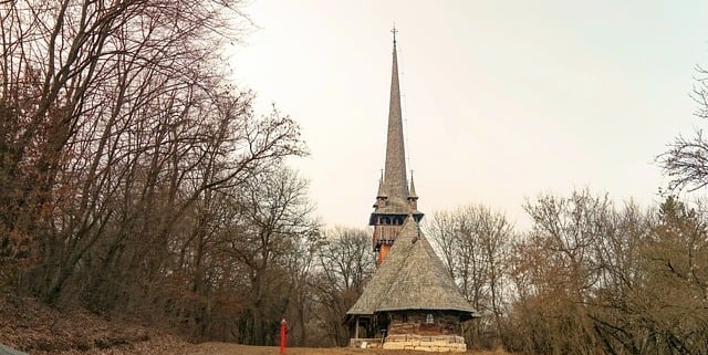 que-ver-en-rumania-ruta-por-lugares-misteriosos-y-leyendas-iglesia