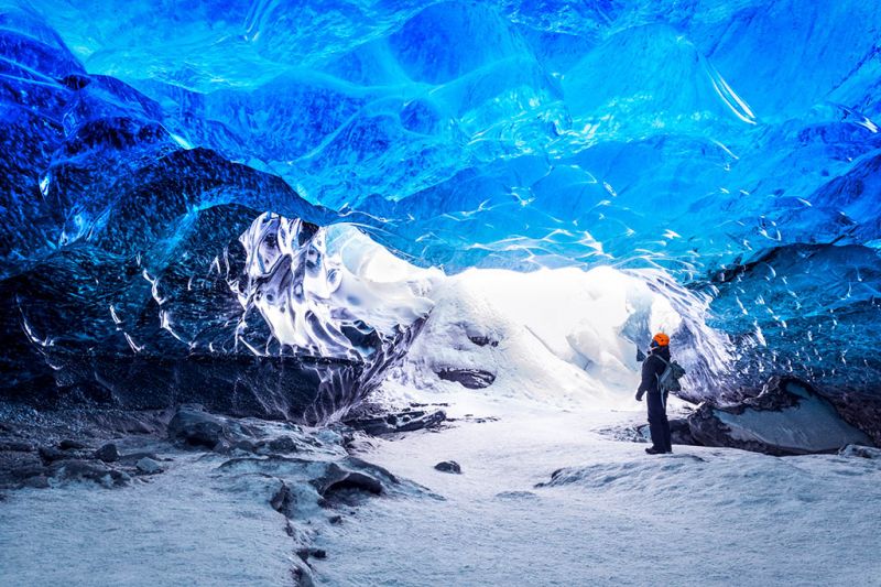 Foto de Ruta por Auroras Boreales Explorando las cuevas de hielo