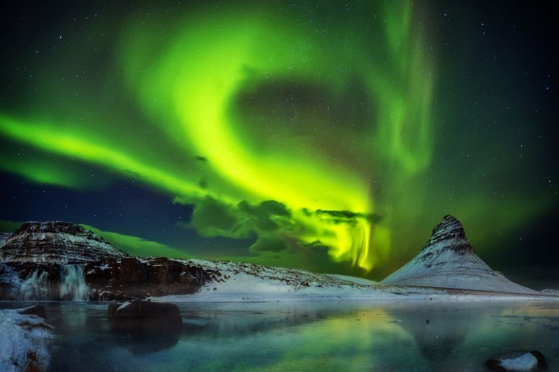 Foto de Ruta por Auroras Boreales Kirkjufell mountain