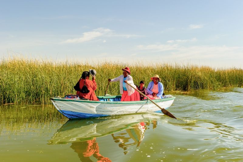 Foto de Ruta por La perla andina En barca por el Lago Titicaca