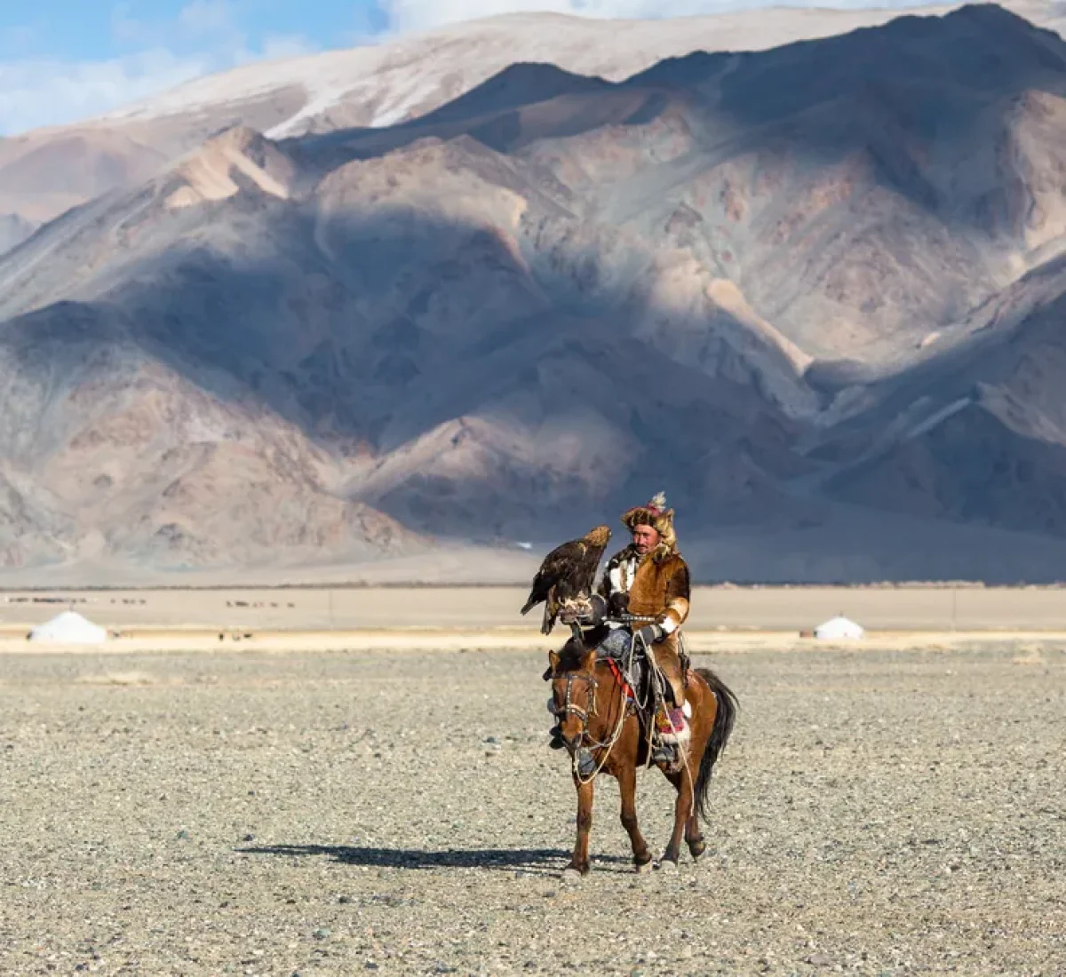 bigstock-BAYAN-ULGIY-MONGOLIA--SEP---215055901_BAJA