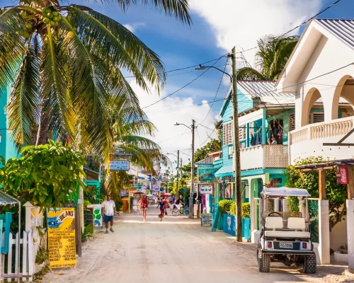 bigstock-CAYE-CAULKER-BELIZE--DEC----170230931_baja