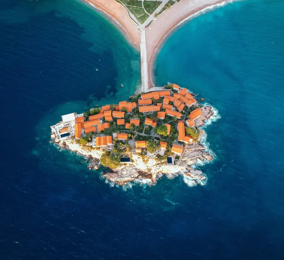 oleg-gratilo-XI0z-tZQNWA-unsplash_BAJA